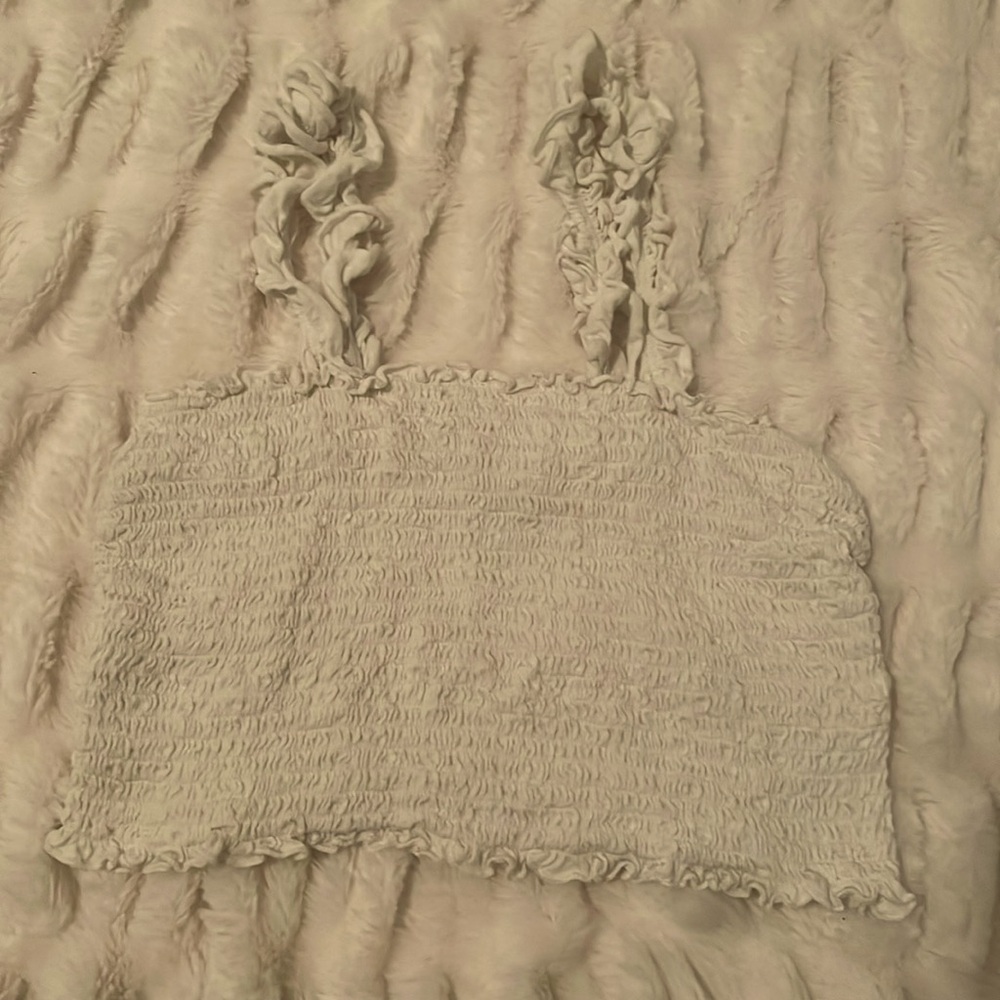 Ruffled cropped tank top